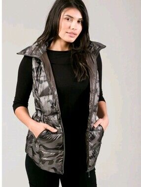 NEW My Anorak Short Down Hooded Packable Vest Black Camo Size Small